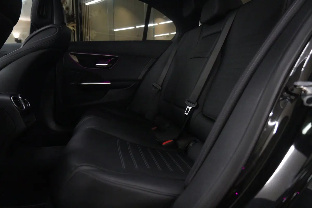 300 E AMG Line PANO/CARPLAY/SFEERV/CAMERA/BOMVOL
