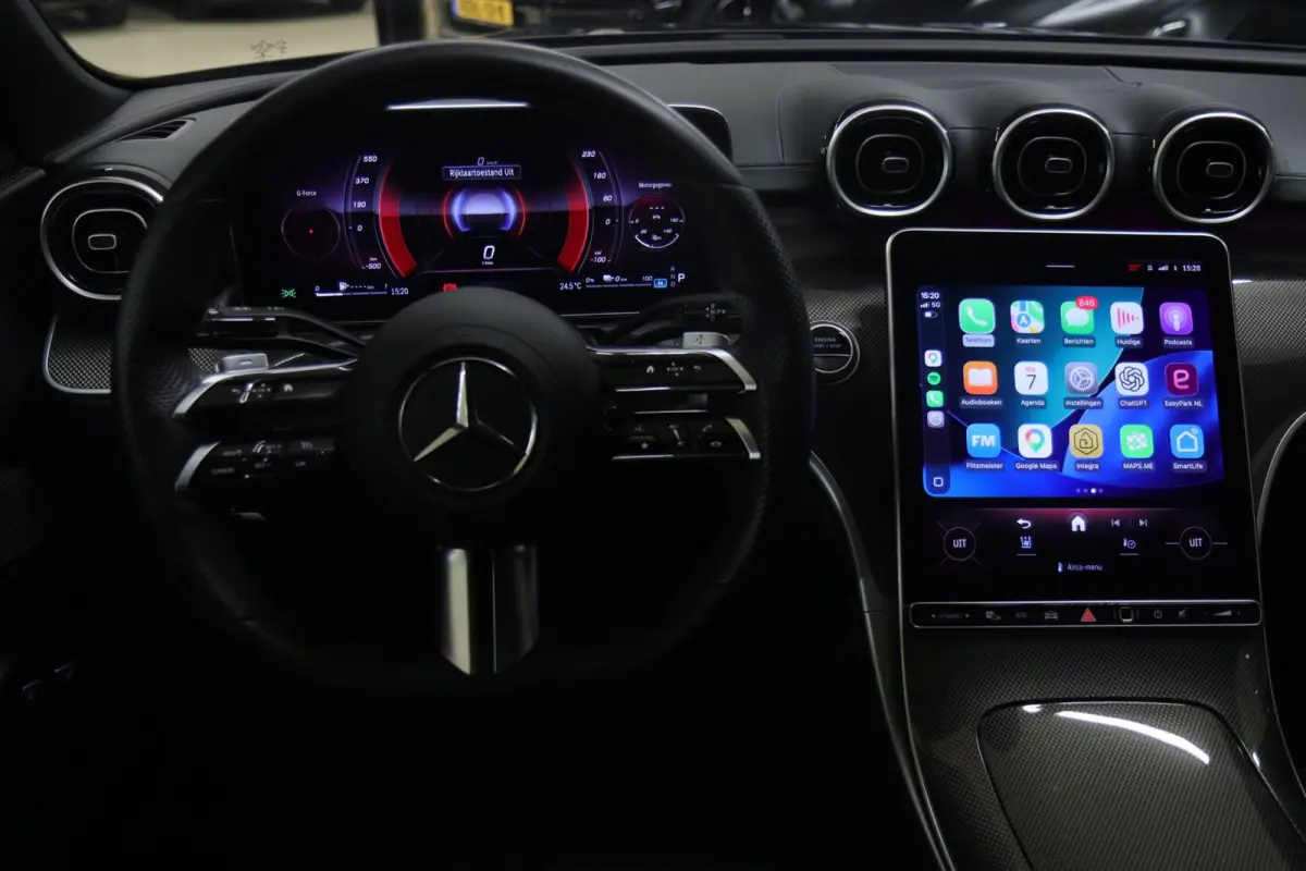 300 E AMG Line PANO/CARPLAY/SFEERV/CAMERA/BOMVOL