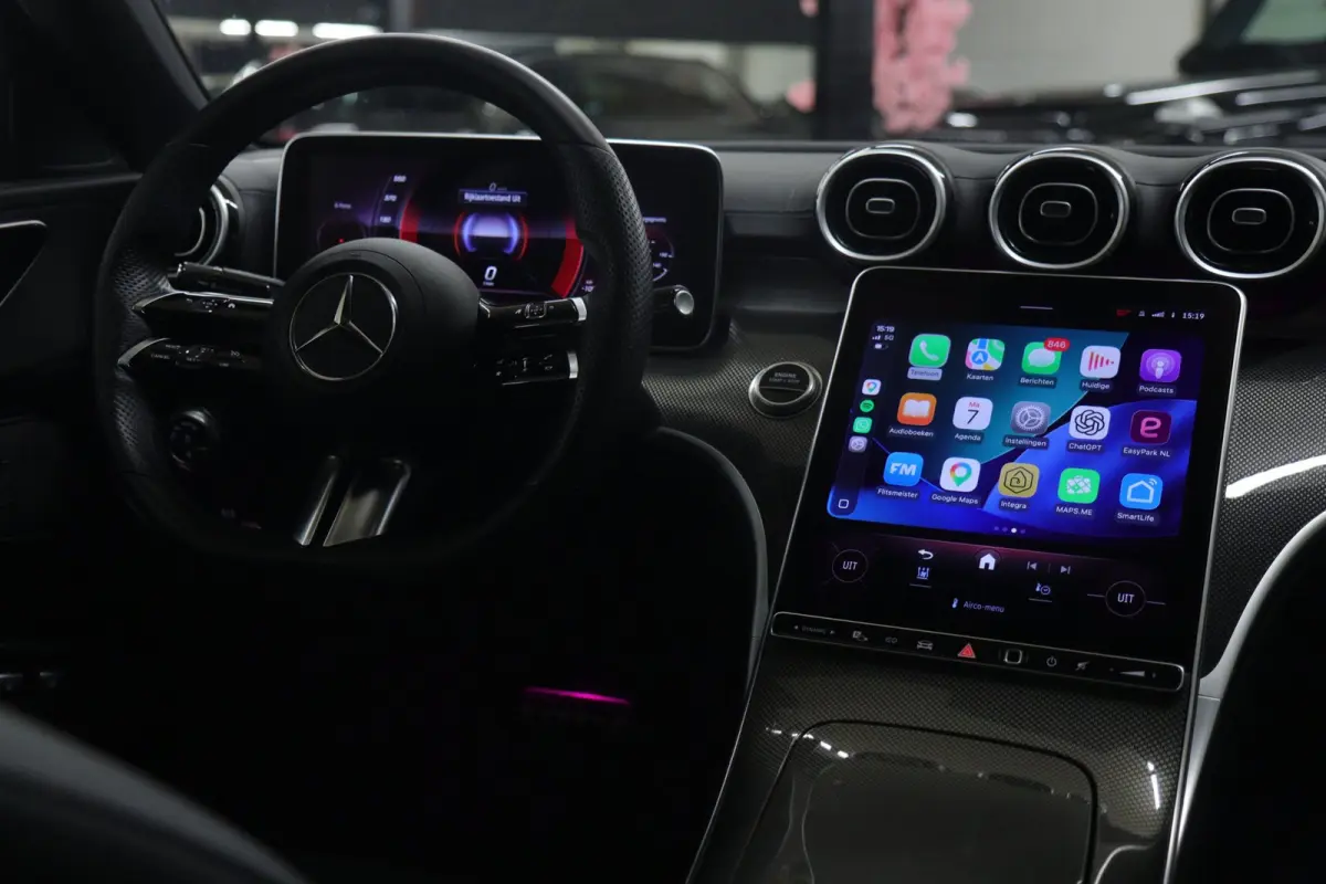 300 E AMG Line PANO/CARPLAY/SFEERV/CAMERA/BOMVOL