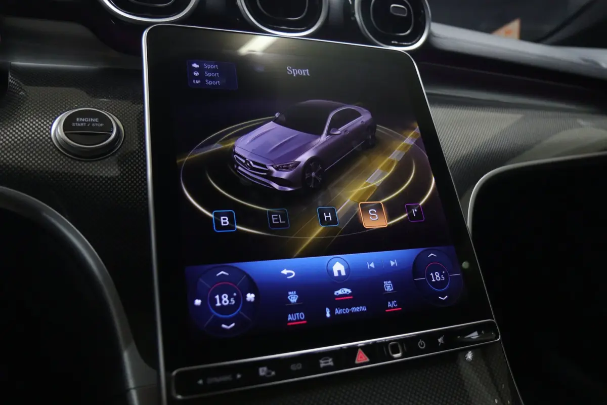 300 E AMG Line PANO/CARPLAY/SFEERV/CAMERA/BOMVOL