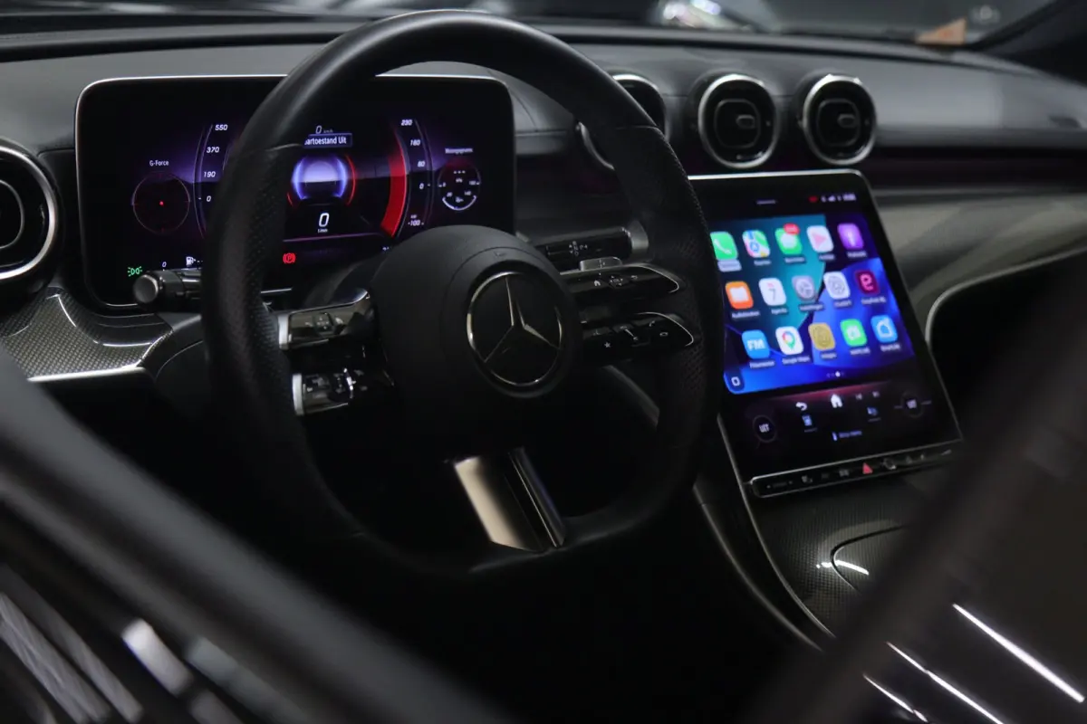 300 E AMG Line PANO/CARPLAY/SFEERV/CAMERA/BOMVOL