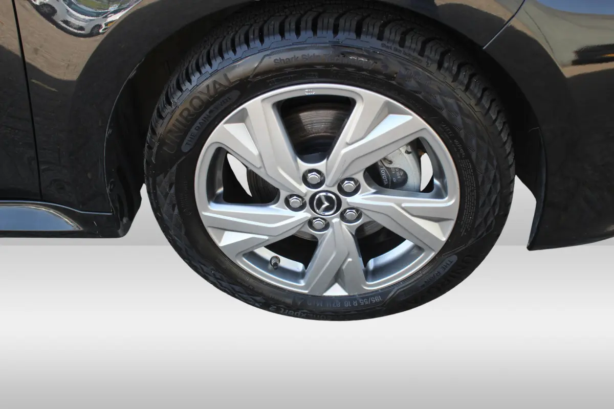1.5 Exclusive-line l Adaptieve Cruise Contol l Lane Assist l BLIS l PDC l Parkeercamera l Stuur- en Stoelverwarming l Apple carplay/ Android auto l 16 inch