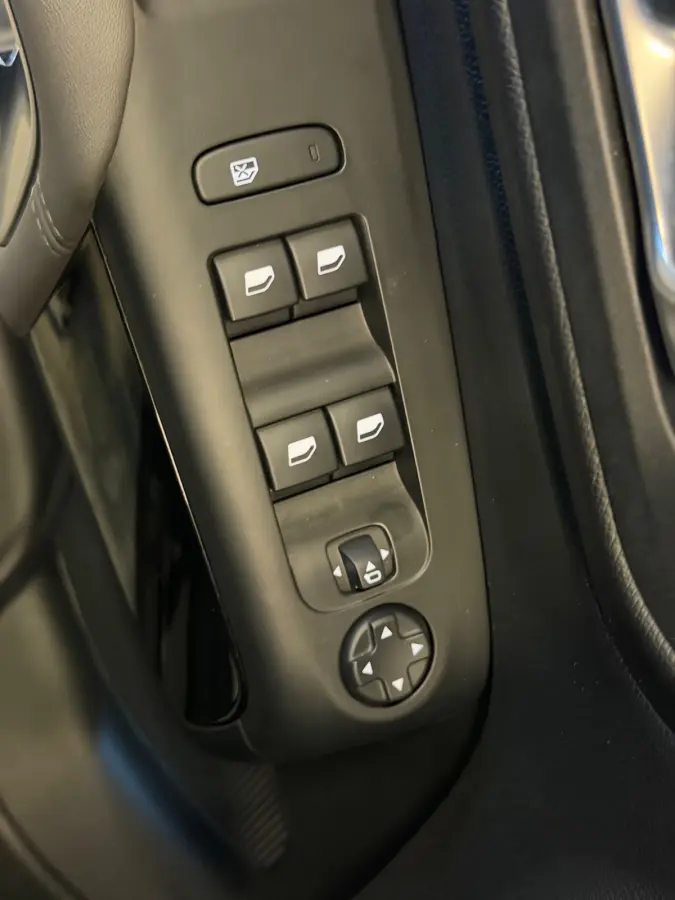1.6 Plug-in Hybrid 225 Business Plus