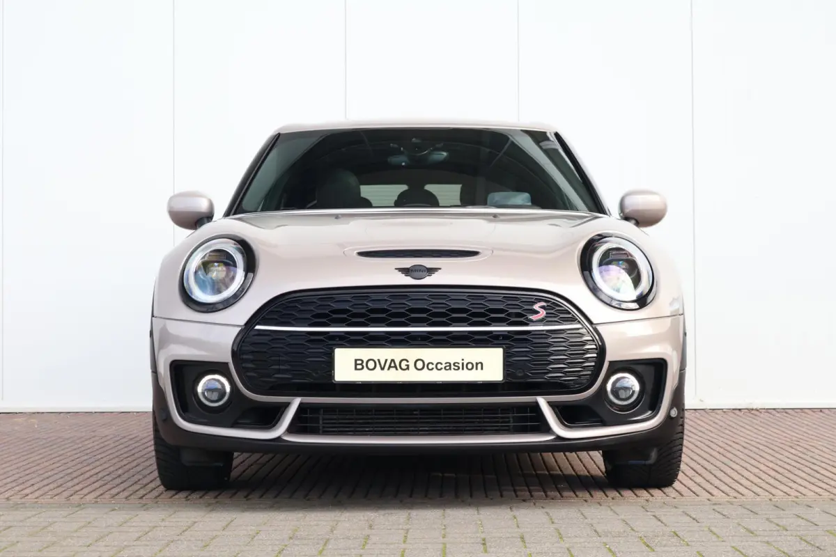 2.0 Cooper S John Cooper Works | Stuur & Stoel Verwarming | Panorama Dak | Visibility Package | Comforttoegang | Elektr. Stoelen | Yours Leder | Head-Up |