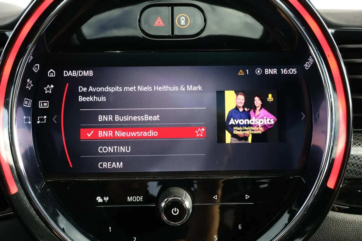 2.0 Cooper S John Cooper Works | Stuur & Stoel Verwarming | Panorama Dak | Visibility Package | Comforttoegang | Elektr. Stoelen | Yours Leder | Head-Up |