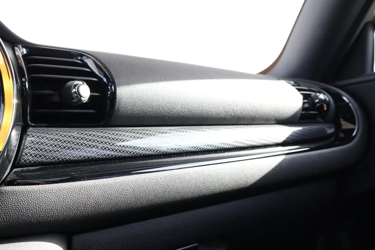 2.0 Cooper S John Cooper Works | Stuur & Stoel Verwarming | Panorama Dak | Visibility Package | Comforttoegang | Elektr. Stoelen | Yours Leder | Head-Up |