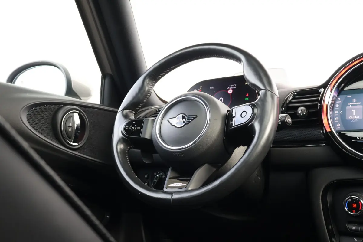 2.0 Cooper S John Cooper Works | Stuur & Stoel Verwarming | Panorama Dak | Visibility Package | Comforttoegang | Elektr. Stoelen | Yours Leder | Head-Up |