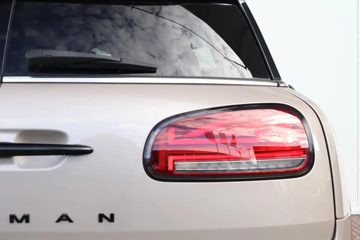 2.0 Cooper S John Cooper Works | Stuur & Stoel Verwarming | Panorama Dak | Visibility Package | Comforttoegang | Elektr. Stoelen | Yours Leder | Head-Up |