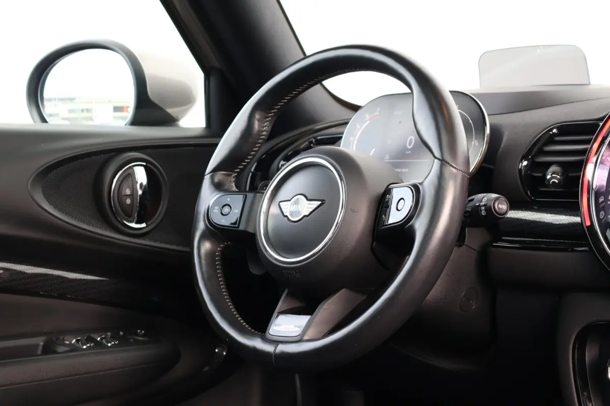 2.0 Cooper S John Cooper Works | Stuur & Stoel Verwarming | Panorama Dak | Visibility Package | Comforttoegang | Elektr. Stoelen | Yours Leder | Head-Up |