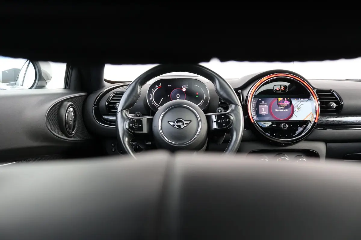2.0 Cooper S John Cooper Works | Stuur & Stoel Verwarming | Panorama Dak | Visibility Package | Comforttoegang | Elektr. Stoelen | Yours Leder | Head-Up |
