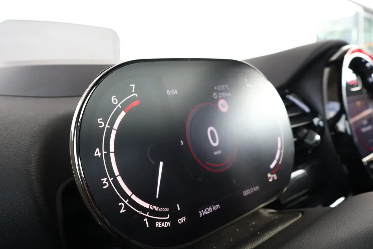 2.0 Cooper S John Cooper Works | Stuur & Stoel Verwarming | Panorama Dak | Visibility Package | Comforttoegang | Elektr. Stoelen | Yours Leder | Head-Up |