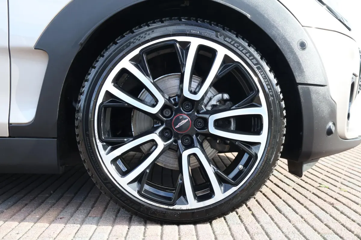 2.0 Cooper S John Cooper Works | Stuur & Stoel Verwarming | Panorama Dak | Visibility Package | Comforttoegang | Elektr. Stoelen | Yours Leder | Head-Up |