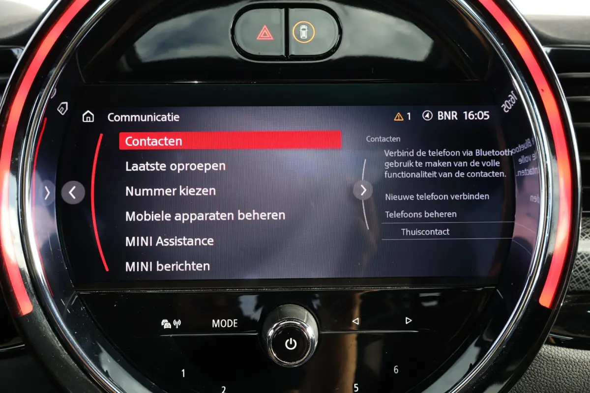 2.0 Cooper S John Cooper Works | Stuur & Stoel Verwarming | Panorama Dak | Visibility Package | Comforttoegang | Elektr. Stoelen | Yours Leder | Head-Up |