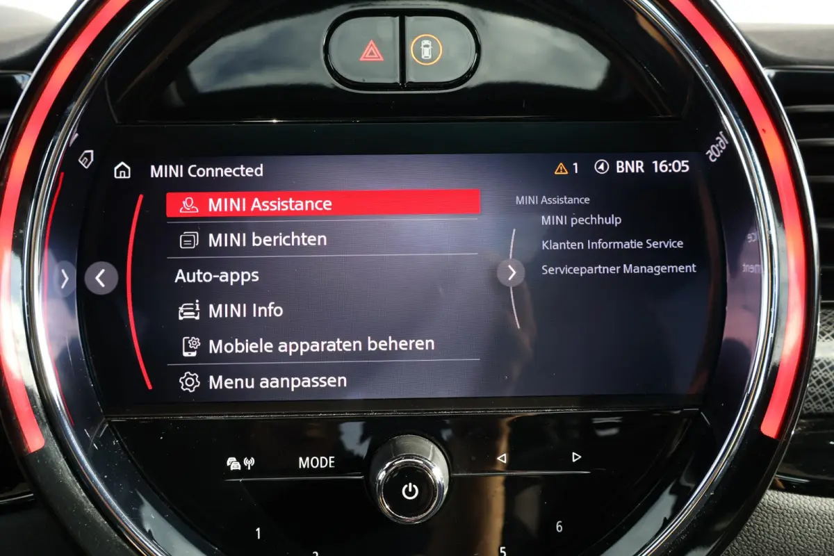 2.0 Cooper S John Cooper Works | Stuur & Stoel Verwarming | Panorama Dak | Visibility Package | Comforttoegang | Elektr. Stoelen | Yours Leder | Head-Up |