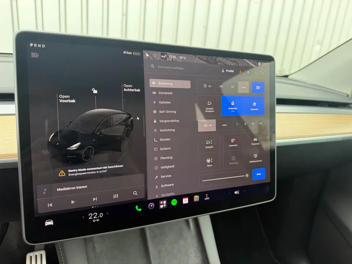Performance AWD 75 kWh - Solid Black - Panorama/Trekhaak