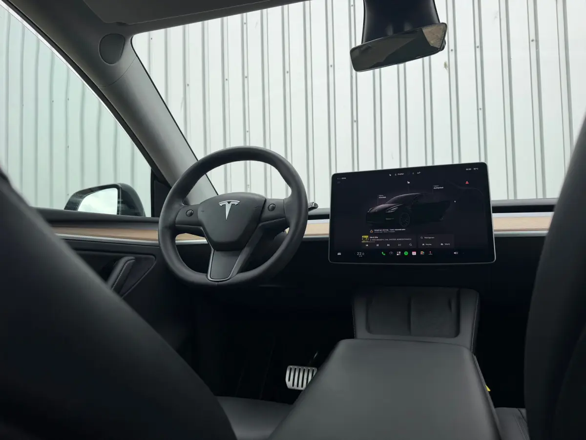 Performance AWD 75 kWh - Solid Black - Panorama/Trekhaak