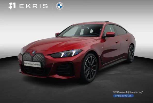 eDrive35 M Sportpakket Pro | 98.2% SoH | Achteruitrijcamera | Schuifdak | Active Cruise Control | Harman Kardon | Parking Assistant | Elektrisch verwarmde voorstoelen | 19''