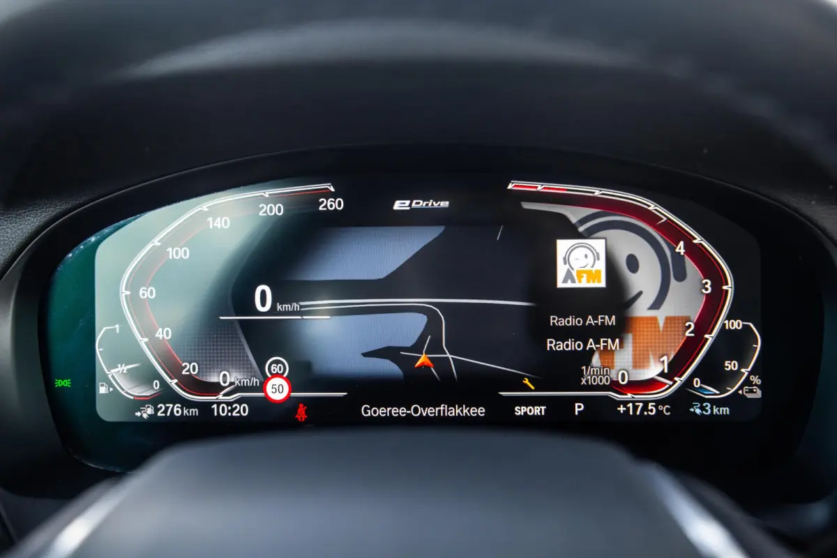 xDrive30e High Executive CARPLAY / 360 CAMERA / STOELVERWARMING / PERFECT ONDERHOUDEN