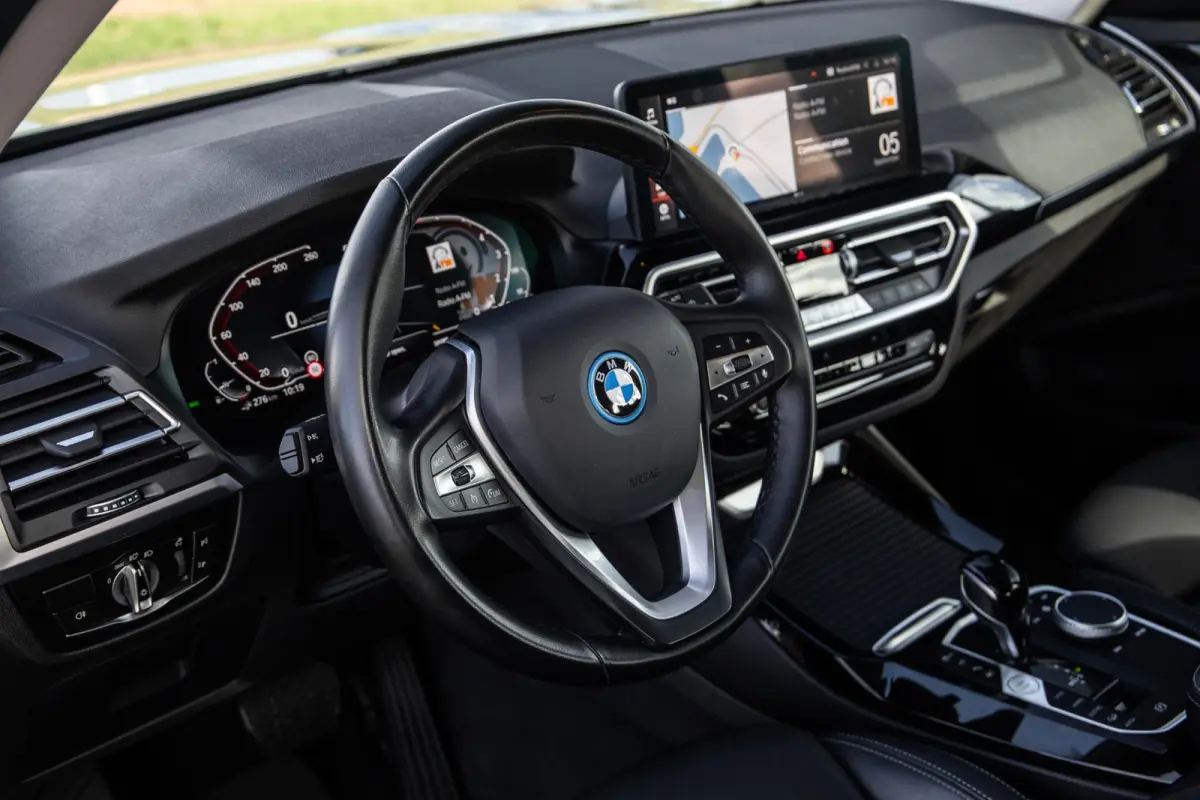 xDrive30e High Executive CARPLAY / 360 CAMERA / STOELVERWARMING / PERFECT ONDERHOUDEN
