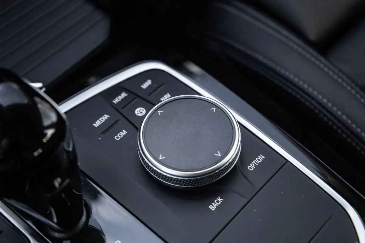 xDrive30e High Executive CARPLAY / 360 CAMERA / STOELVERWARMING / PERFECT ONDERHOUDEN