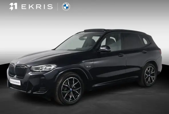 xDrive30e | M Sportpakket | Stuurwielrand verwarmd | Panoramadak | Head-Up Display | Parking Assistant Plus |