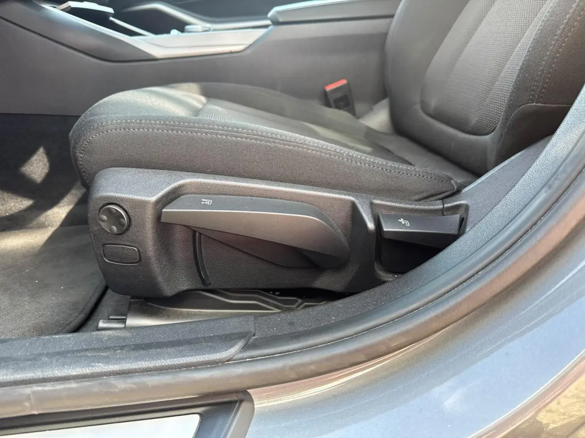 318i|Curvedscreen|Automaat