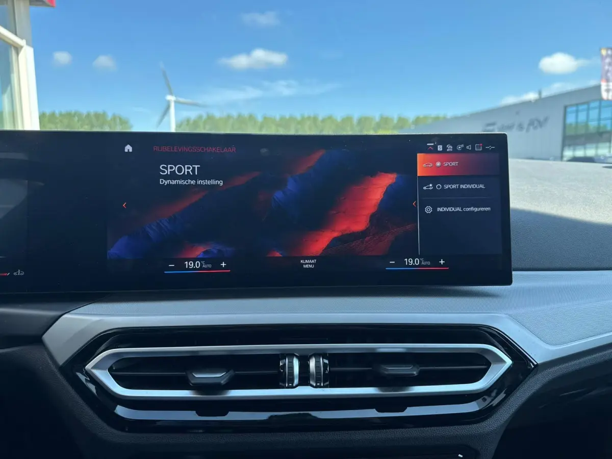 318i|Curvedscreen|Automaat