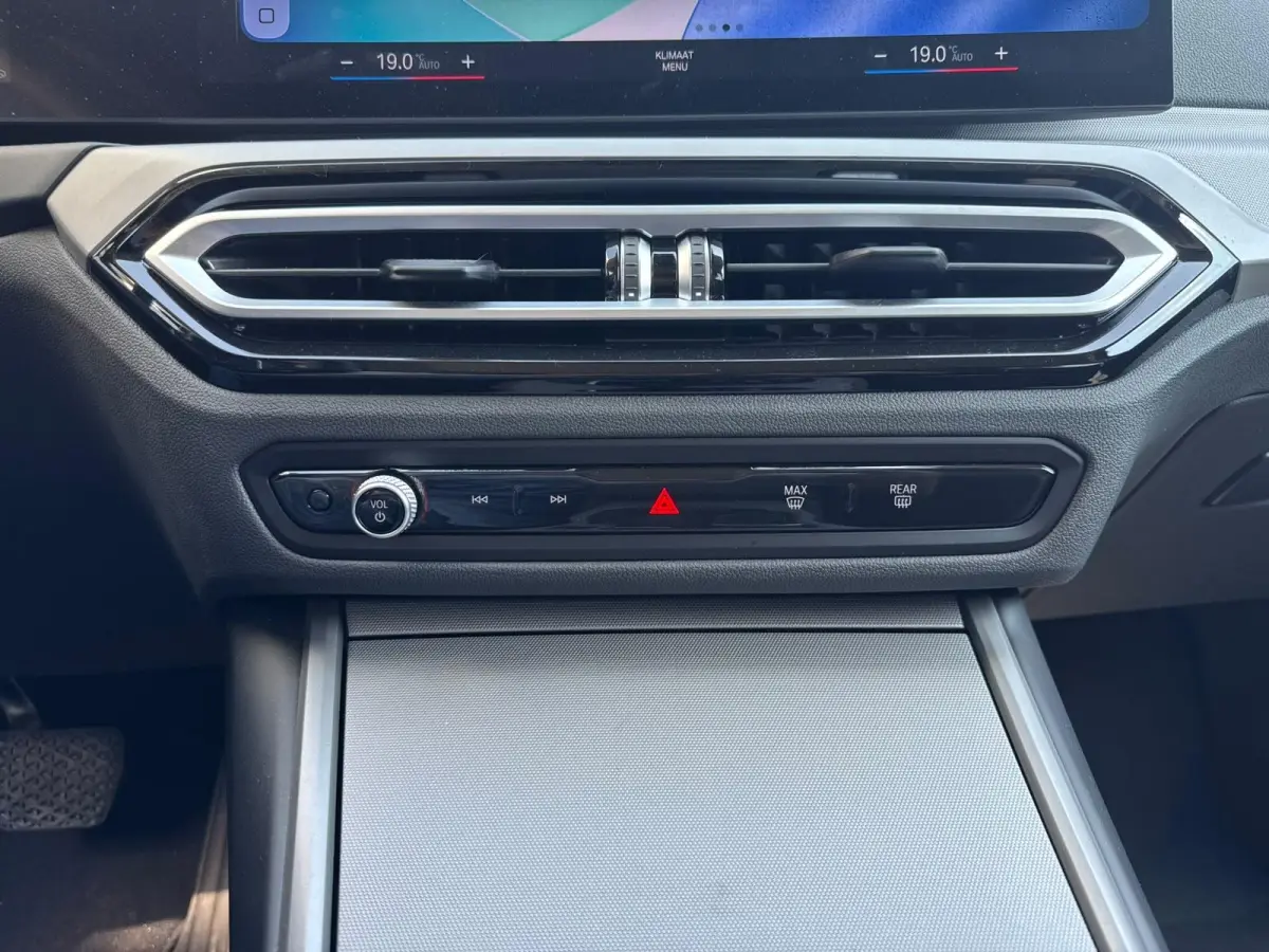 318i|Curvedscreen|Automaat
