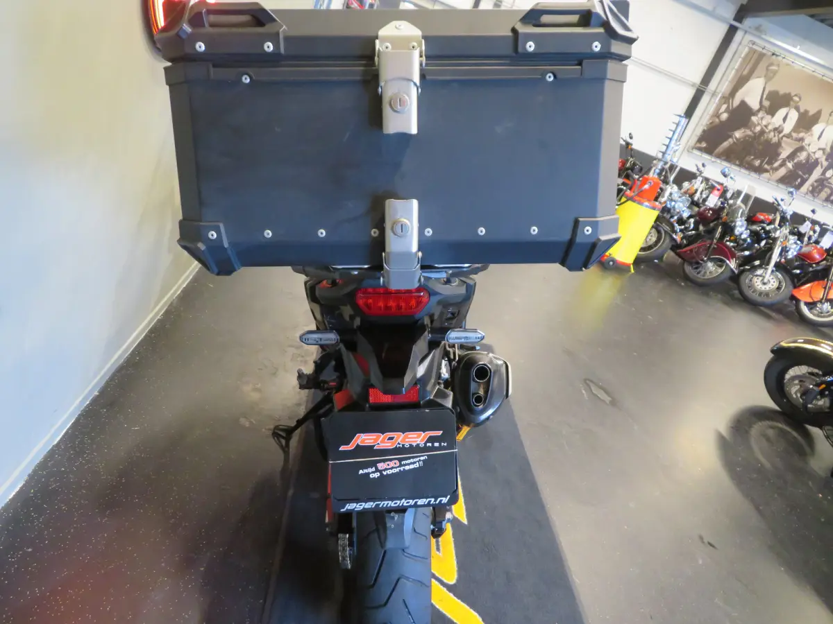 CRF 1100 AFRICA TWIN DCT TOPPER!!