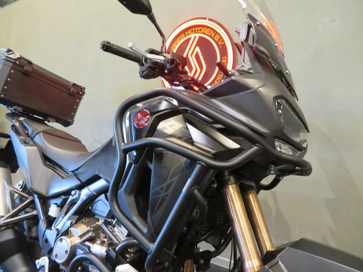 CRF 1100 AFRICA TWIN DCT TOPPER!!