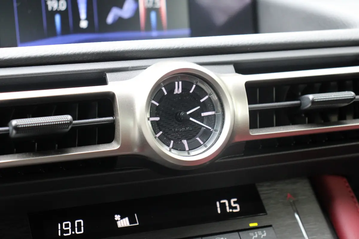 300h | UNIEK! | CRUISE CONTROL |CAMERA | DODE HOEK DETECTIE | STOELVERWARMING | FULL LED