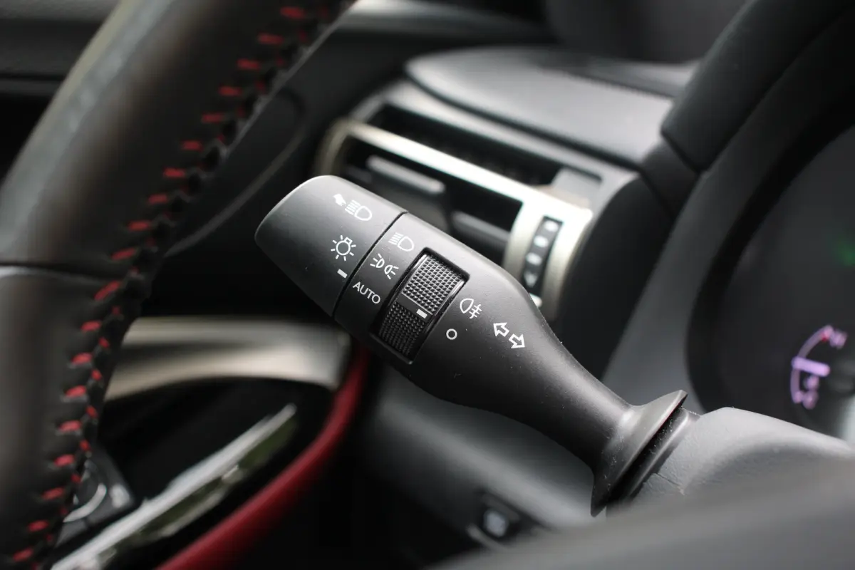 300h | UNIEK! | CRUISE CONTROL |CAMERA | DODE HOEK DETECTIE | STOELVERWARMING | FULL LED
