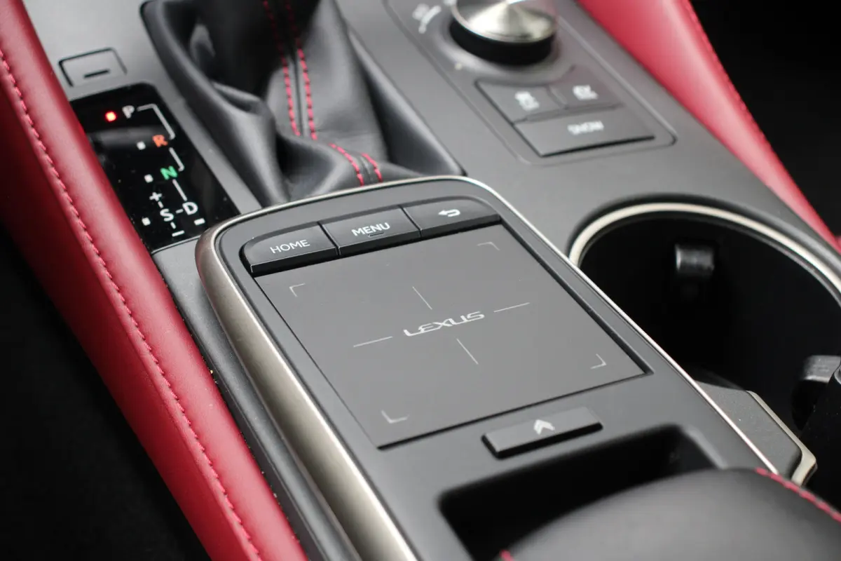 300h | UNIEK! | CRUISE CONTROL |CAMERA | DODE HOEK DETECTIE | STOELVERWARMING | FULL LED