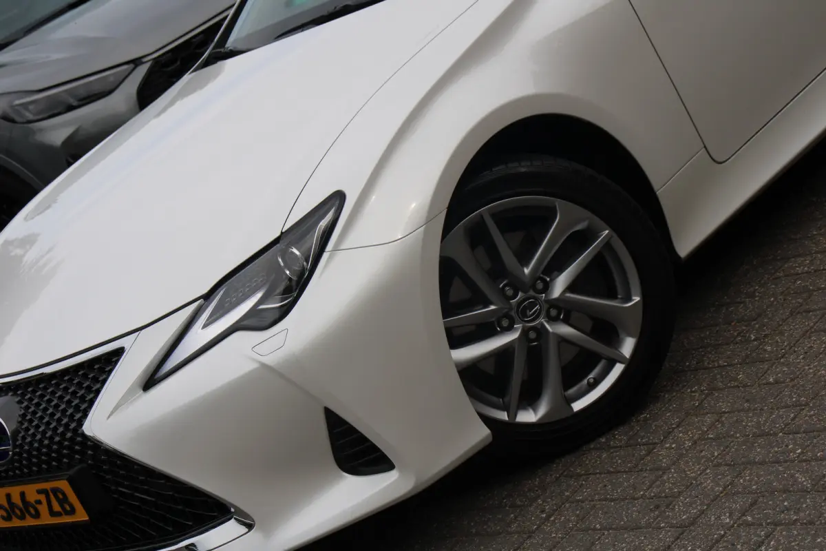 300h | UNIEK! | CRUISE CONTROL |CAMERA | DODE HOEK DETECTIE | STOELVERWARMING | FULL LED