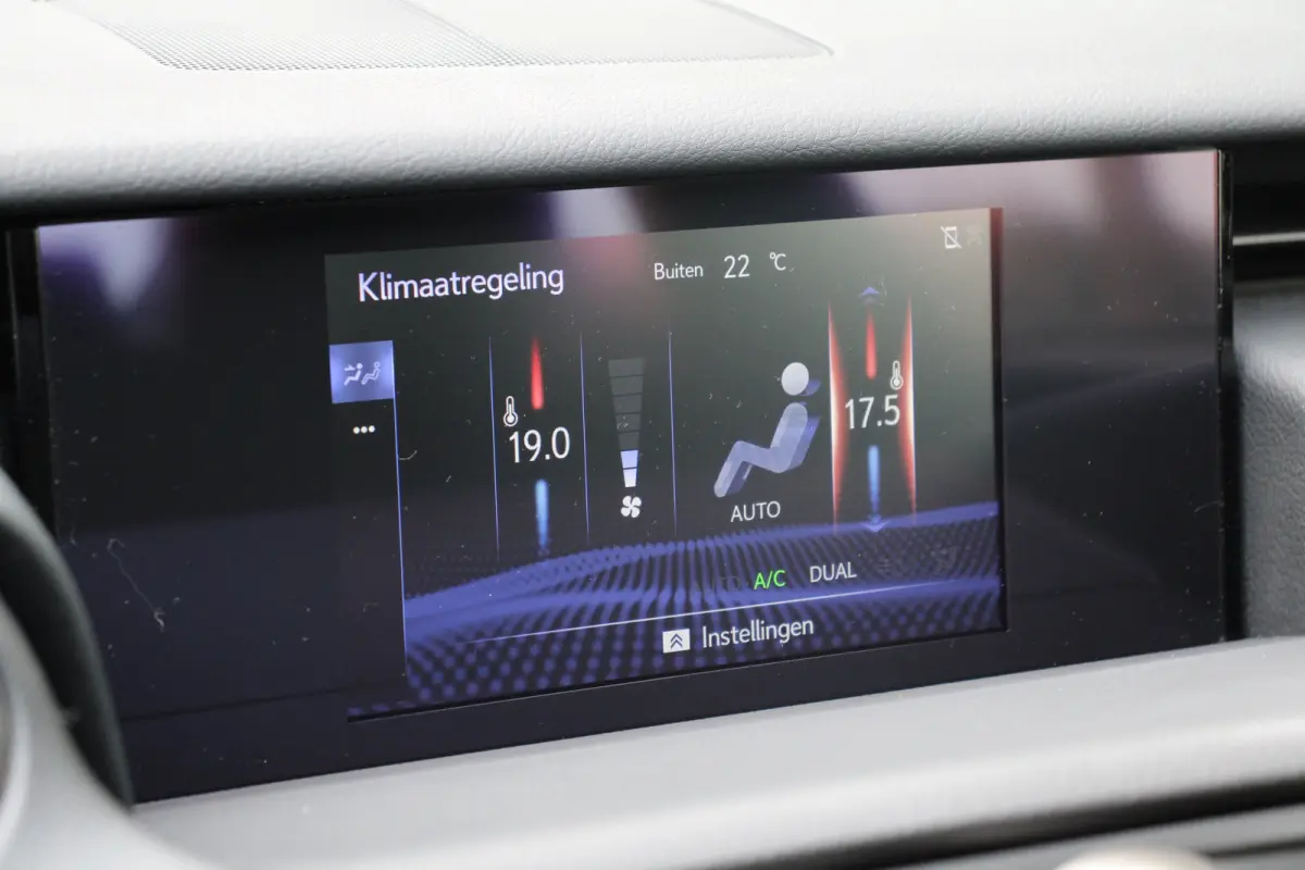 300h | UNIEK! | CRUISE CONTROL |CAMERA | DODE HOEK DETECTIE | STOELVERWARMING | FULL LED