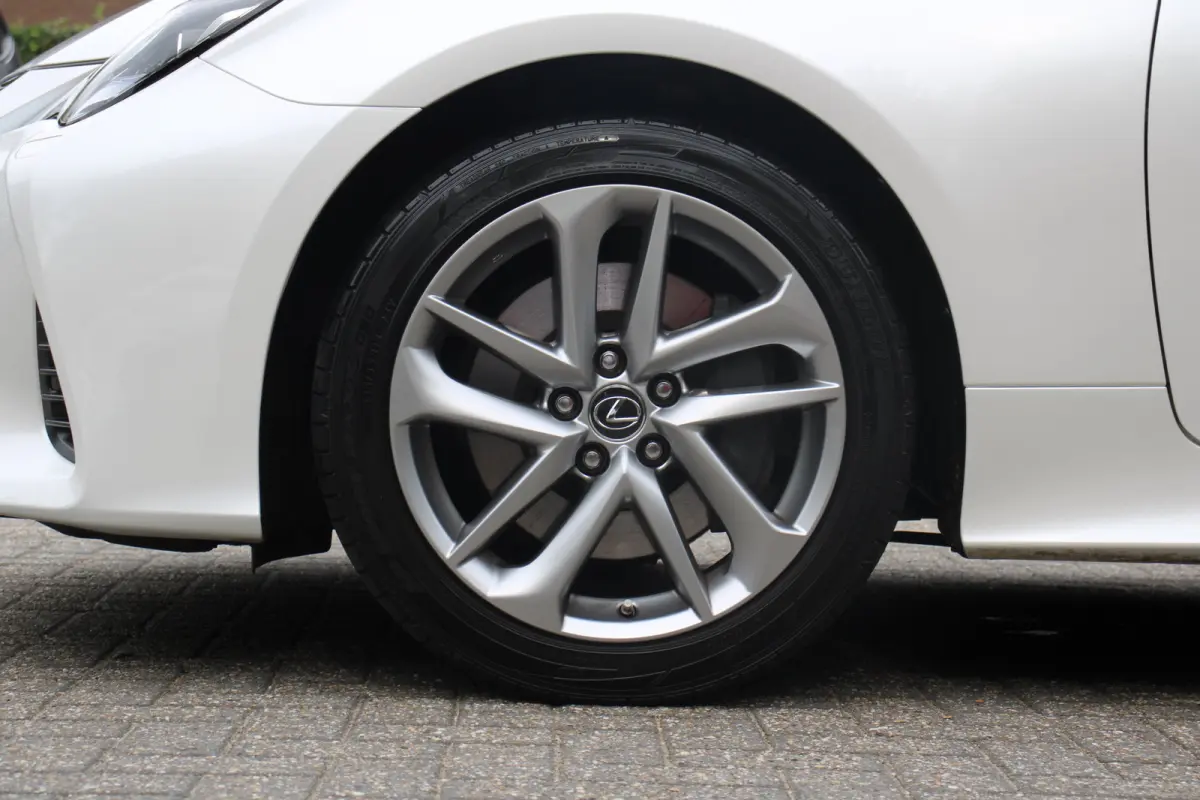 300h | UNIEK! | CRUISE CONTROL |CAMERA | DODE HOEK DETECTIE | STOELVERWARMING | FULL LED