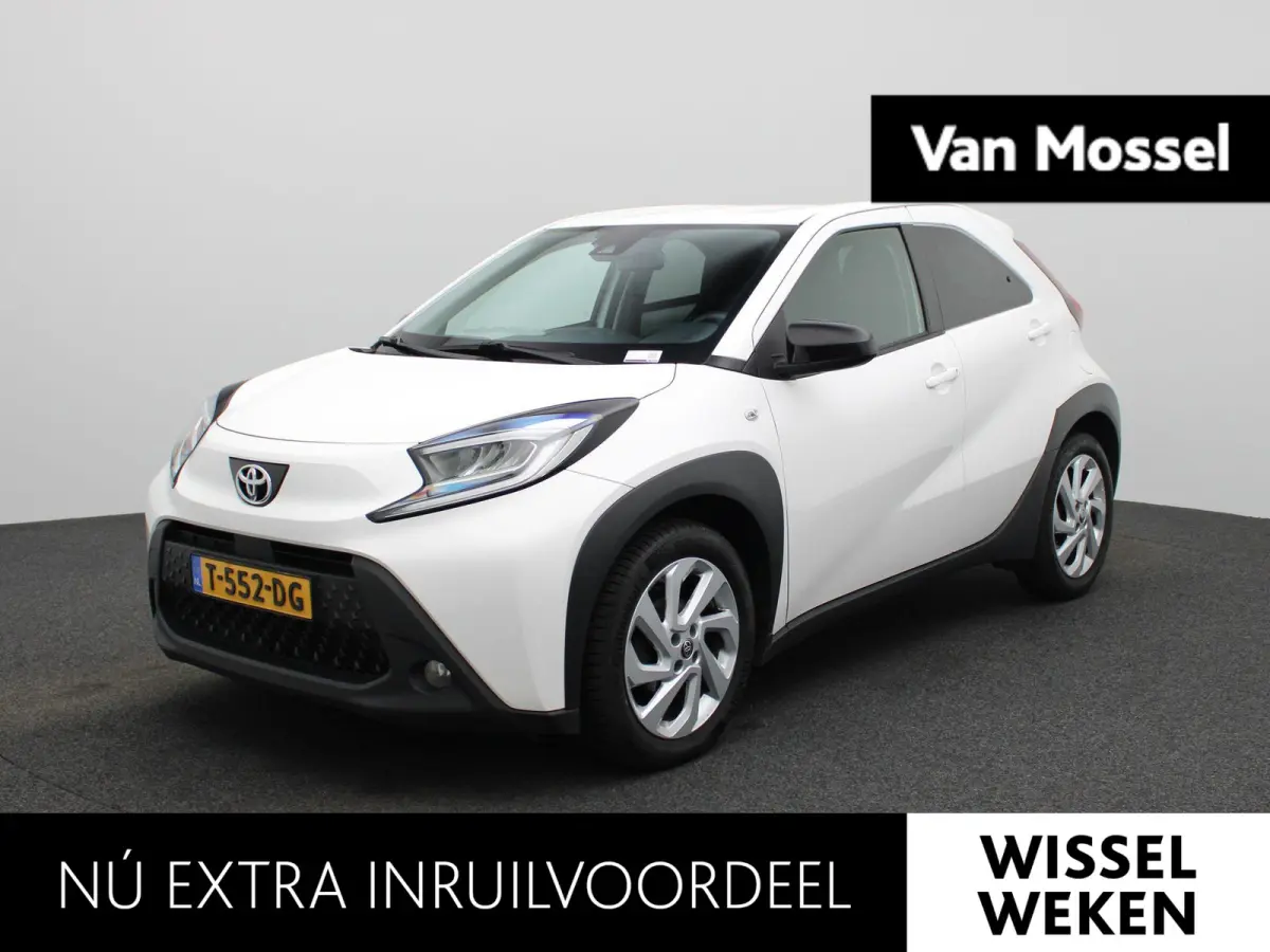 1.0 VVT-i MT first | Apple Carplay / Android Auto| Bluetooth | Cruise Control | Achteruitrijcamera |