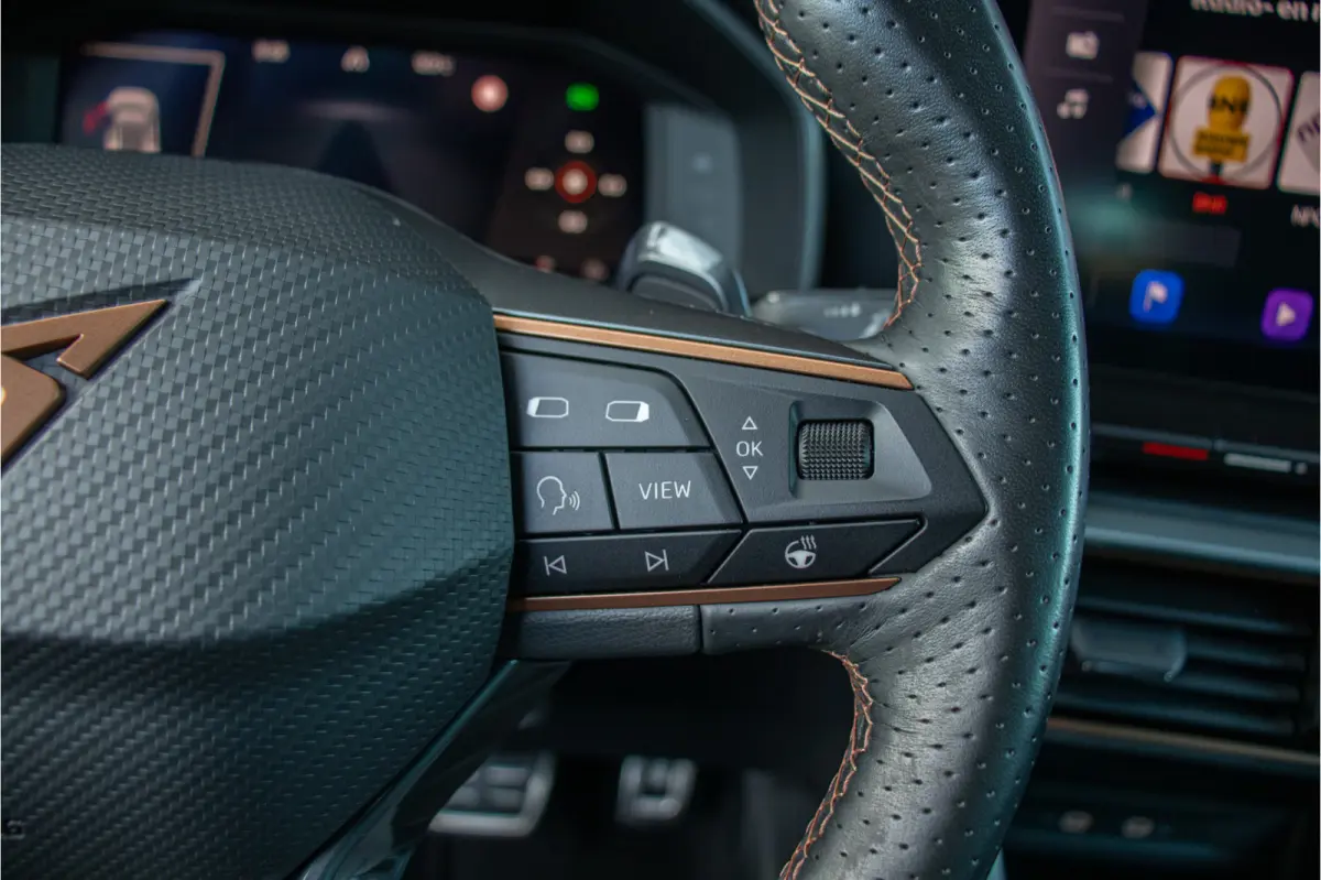 1.4 e-Hybrid 245pk VZ, Trekhaak, Stoel & Stuurverwarming, Carplay, Camera, Full LED, Adaptive Cruise, DAB+.