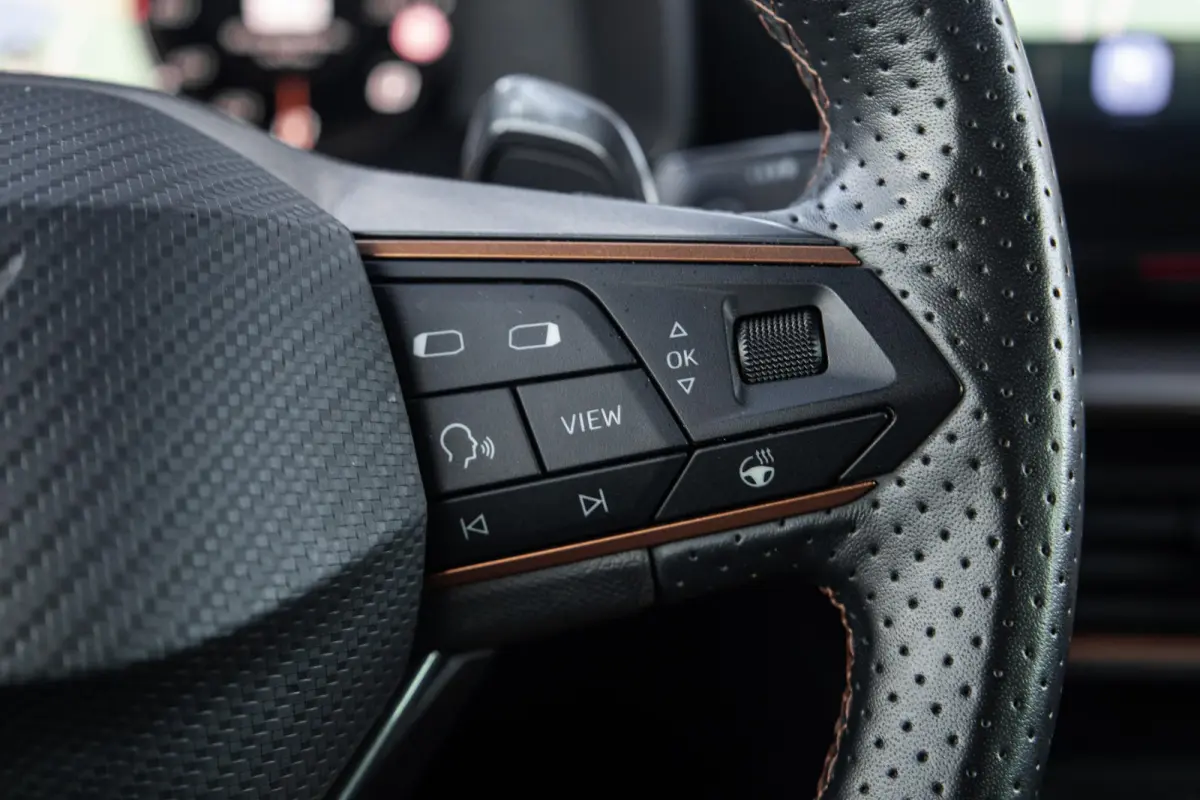 1.4i Plug-In Hybrid SPORTSTOURER / CARPLAY / CAMERA / KUIP STOELEN / PERFECT ONDERHOUDEN