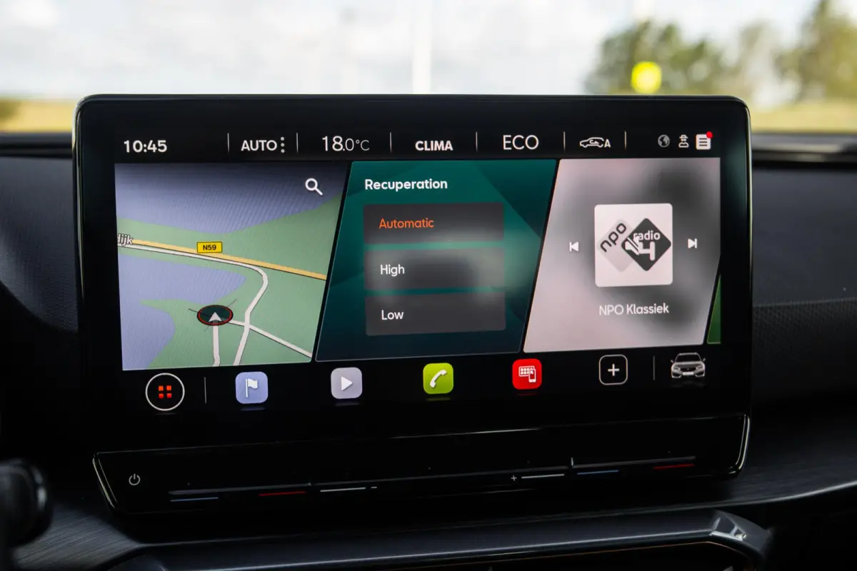 1.4i Plug-In Hybrid SPORTSTOURER / CARPLAY / CAMERA / KUIP STOELEN / PERFECT ONDERHOUDEN