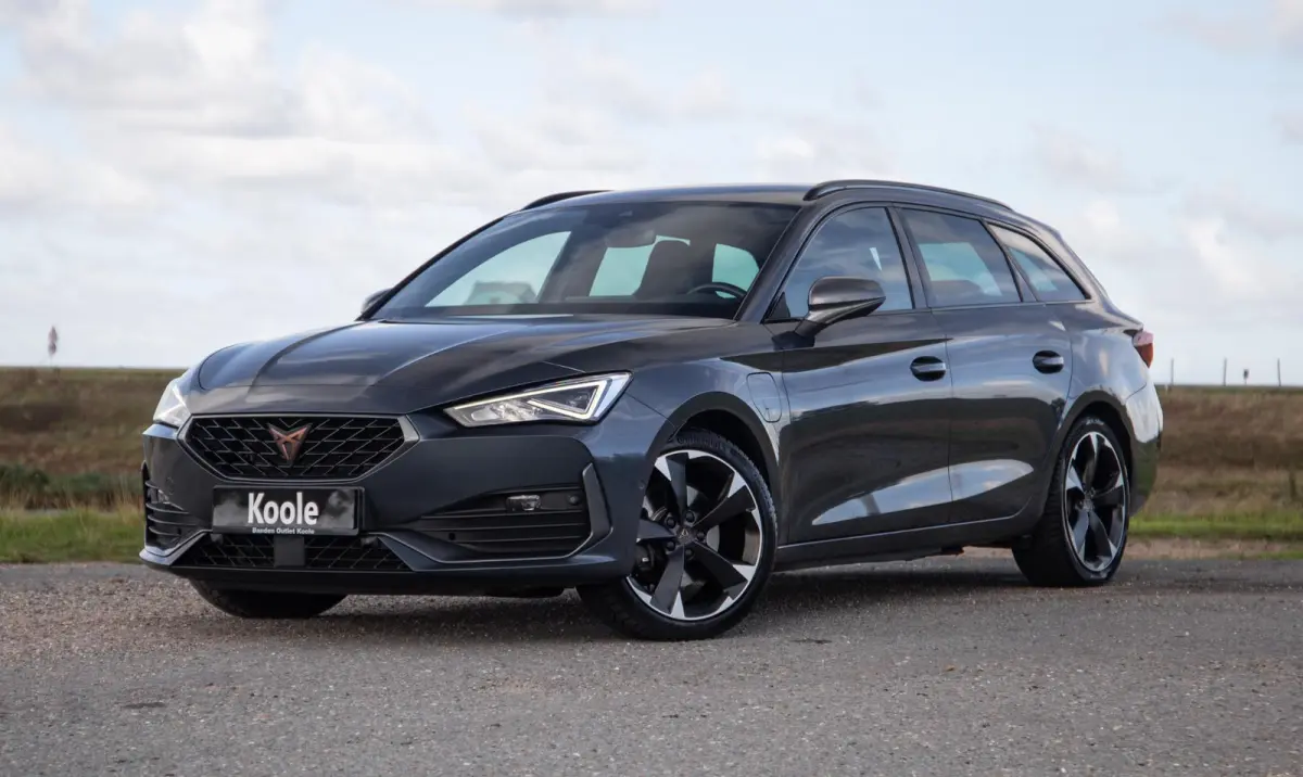 1.4i Plug-In Hybrid SPORTSTOURER / CARPLAY / CAMERA / KUIP STOELEN / PERFECT ONDERHOUDEN