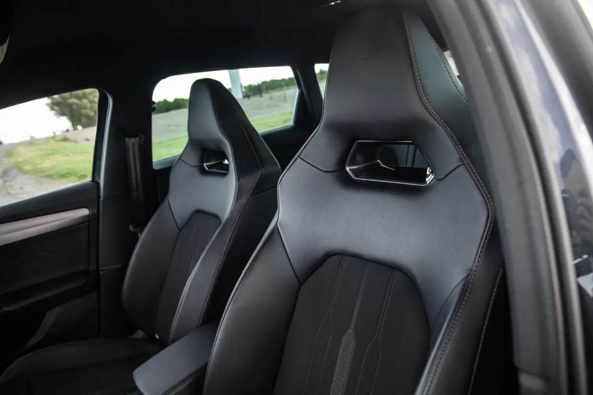 1.4i Plug-In Hybrid SPORTSTOURER / CARPLAY / CAMERA / KUIP STOELEN / PERFECT ONDERHOUDEN