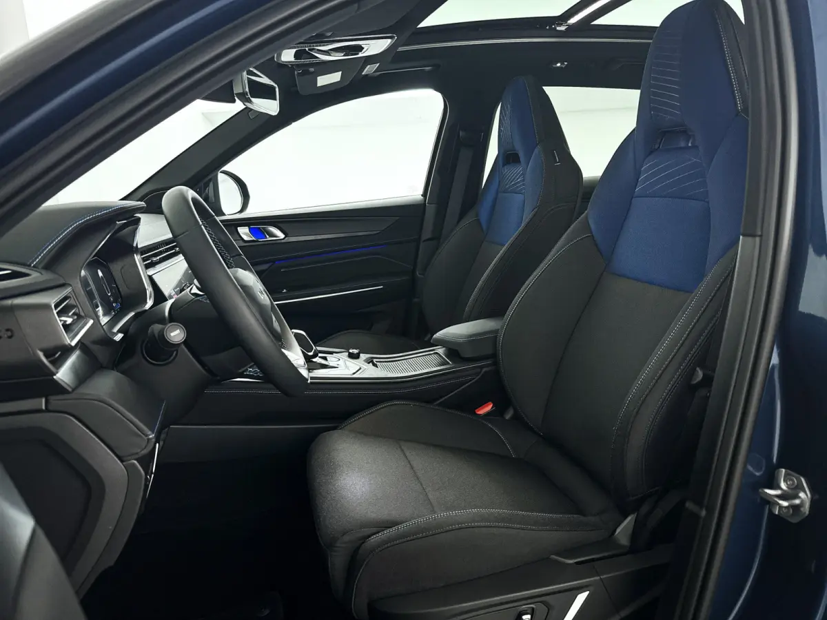 1.5 | Panoramadak | 360° Camera | Infinity audio | Blis | Stoel- en stuurverwarming | Adaptieve cruise control