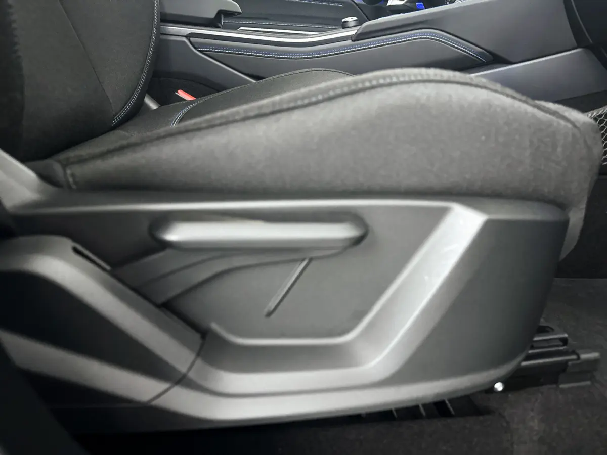 1.5 | Panoramadak | 360° Camera | Infinity audio | Blis | Stoel- en stuurverwarming | Adaptieve cruise control