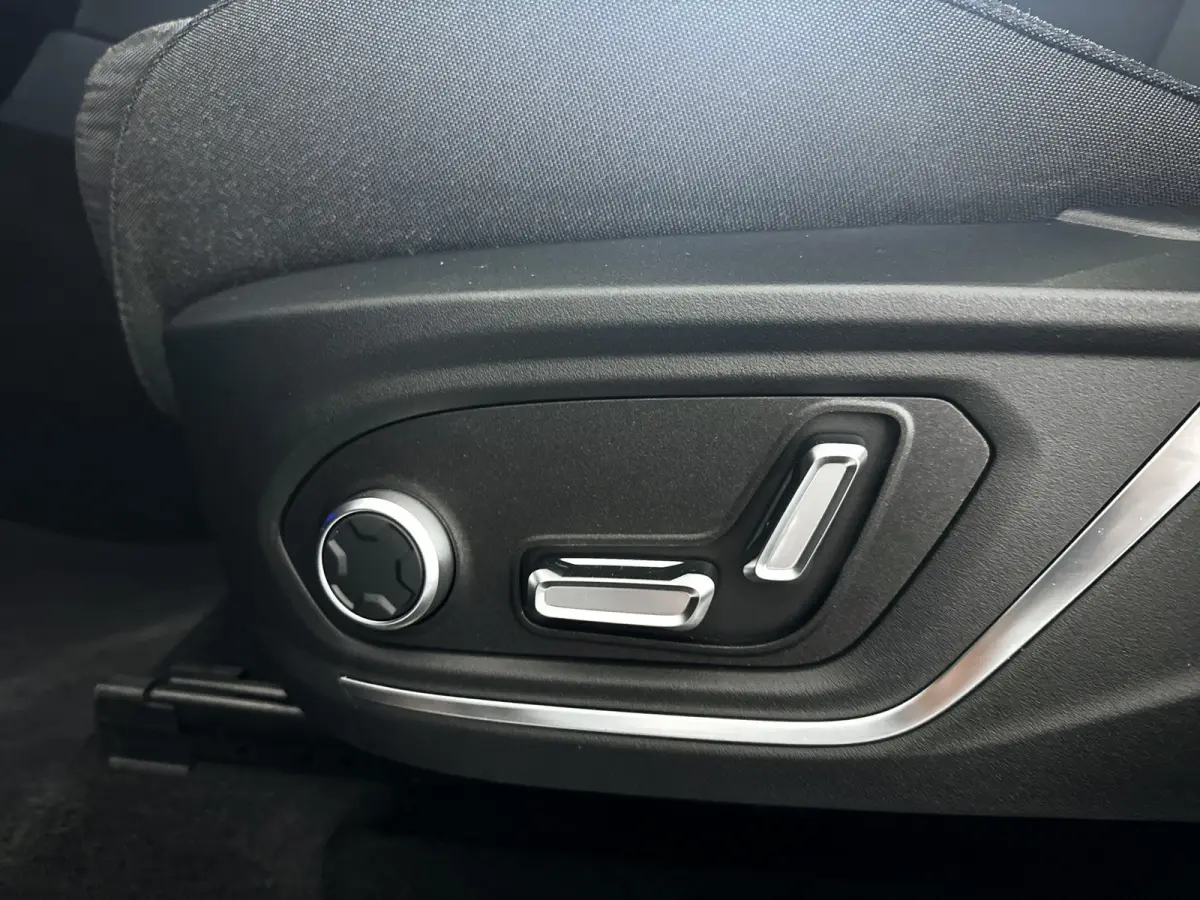 1.5 | Panoramadak | 360° Camera | Infinity audio | Blis | Stoel- en stuurverwarming | Adaptieve cruise control