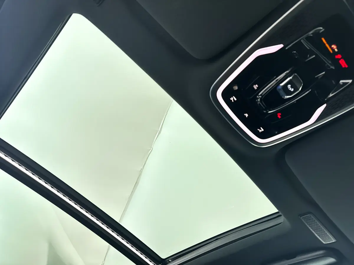 1.5 | Panoramadak | 360° Camera | Infinity audio | Blis | Stoel- en stuurverwarming | Adaptieve cruise control