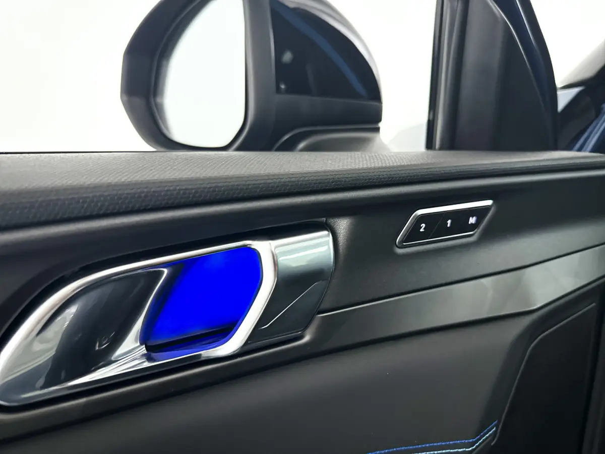 1.5 | Panoramadak | 360° Camera | Infinity audio | Blis | Stoel- en stuurverwarming | Adaptieve cruise control