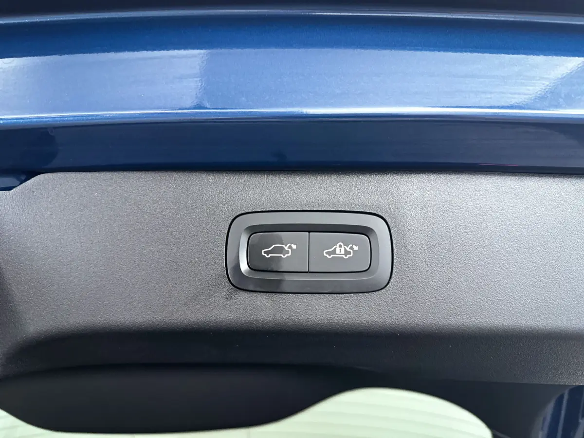1.5 | Panoramadak | 360° Camera | Infinity audio | Blis | Stoel- en stuurverwarming | Adaptieve cruise control