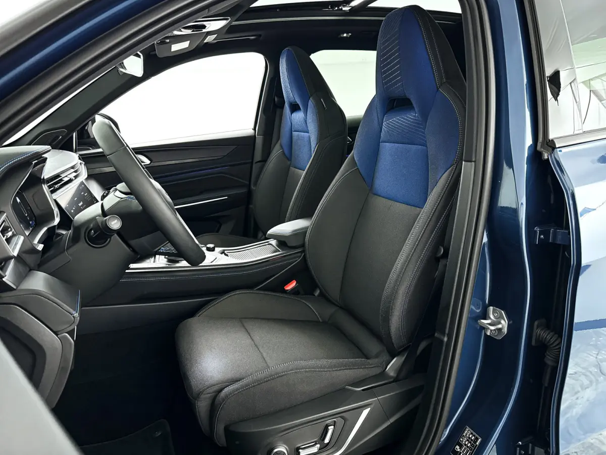 1.5 | Panoramadak | 360° Camera | Infinity audio | Blis | Stoel- en stuurverwarming | Adaptieve cruise control