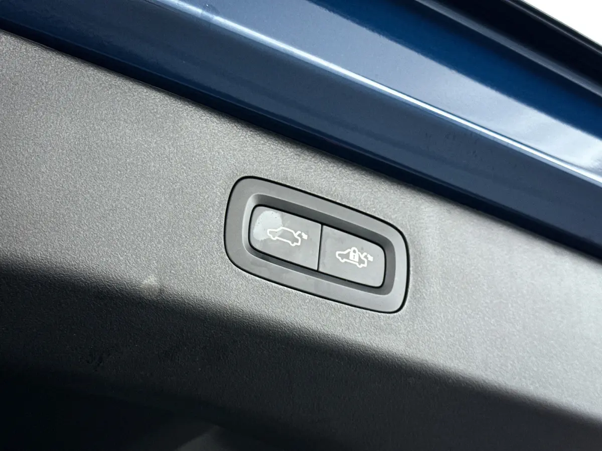 1.5 | Panoramadak | 360° Camera | Infinity audio | Blis | Stoel- en stuurverwarming | Adaptieve cruise control